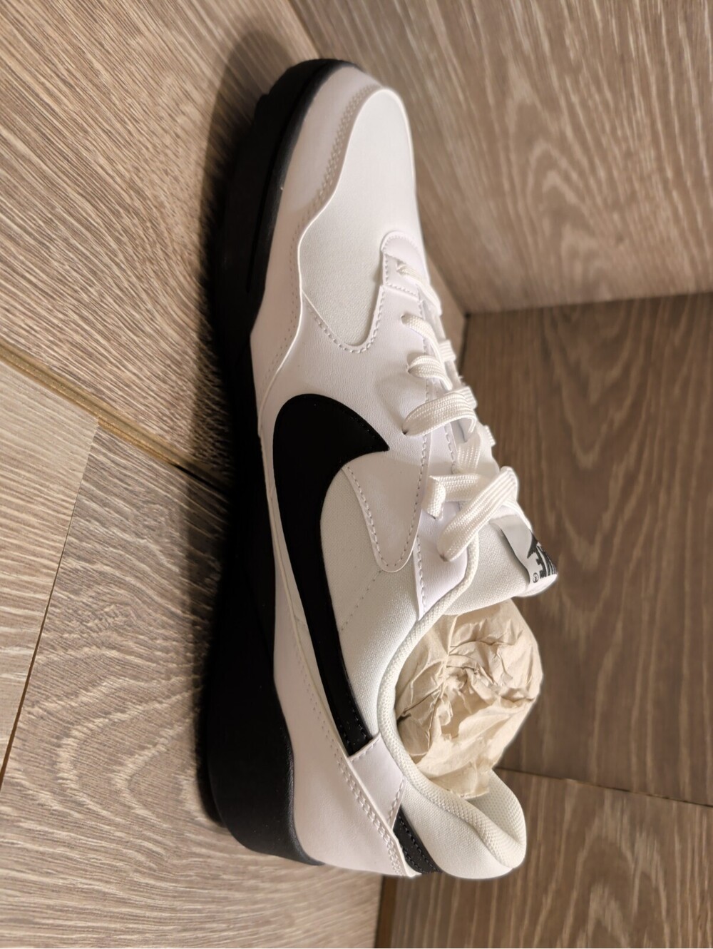 Nike Terra Manta White Black Retro Mens Size 11 Sneakers New